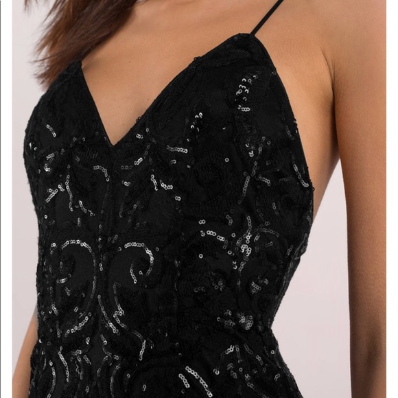 Brand New V-Neck Sequence Dress - Picture 2 of 3